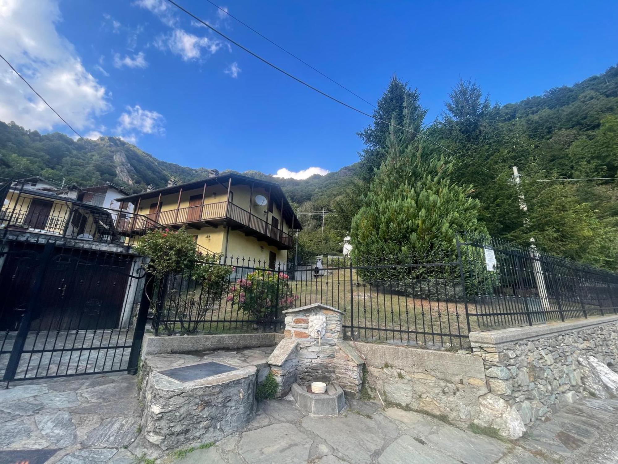 Baita Pressi Gran Paradiso Sparone エクステリア 写真